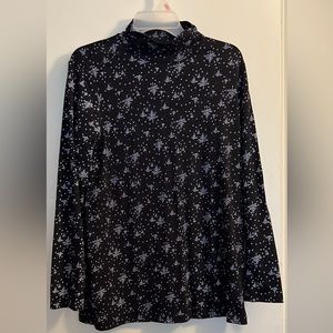 White Stag Long Sleeve Top ✨